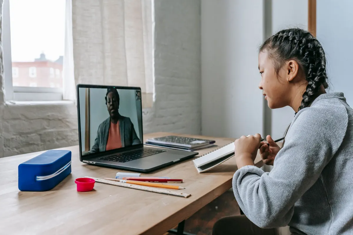 In-Person vs Online Tutoring: A Comparison for Busy Families